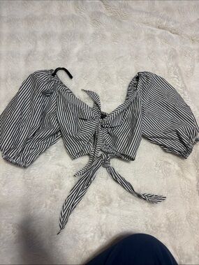Striped Tie-Front Puff Sleeve Blouse - Black & White